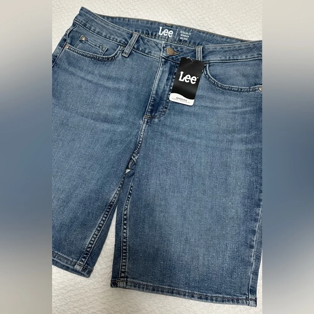 New 12 M Lee Bermuda Shorts Midrise Denim Women's - Picture 3 of 7